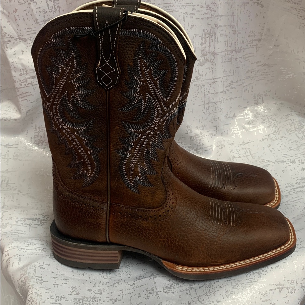 Ariat Brown Leather Western Cowboy Boots with Decorative Stitching